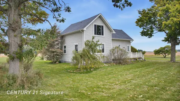 19422 Stuart, Chesaning, MI 48616