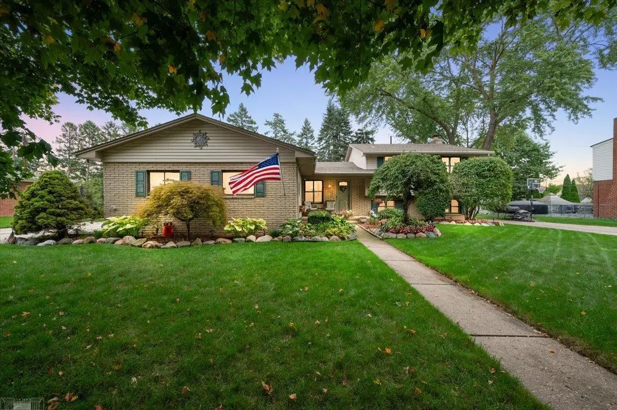 35772 Hilton, Clinton Township, MI 48035 - #1