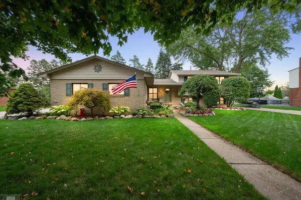 35772 Hilton, Clinton Township, MI 48035
