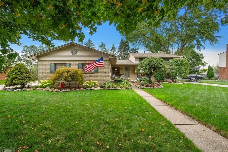 35772 Hilton, Clinton Township, MI 48035 - #2