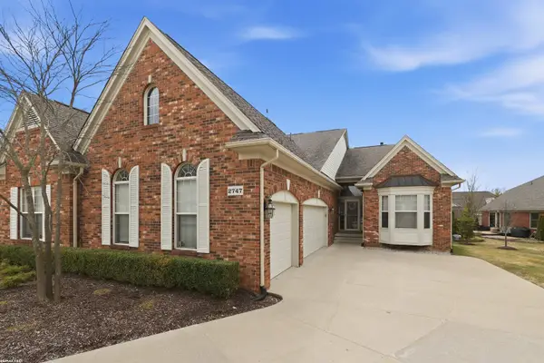2747 Castlemartin, Oakland, MI 48306