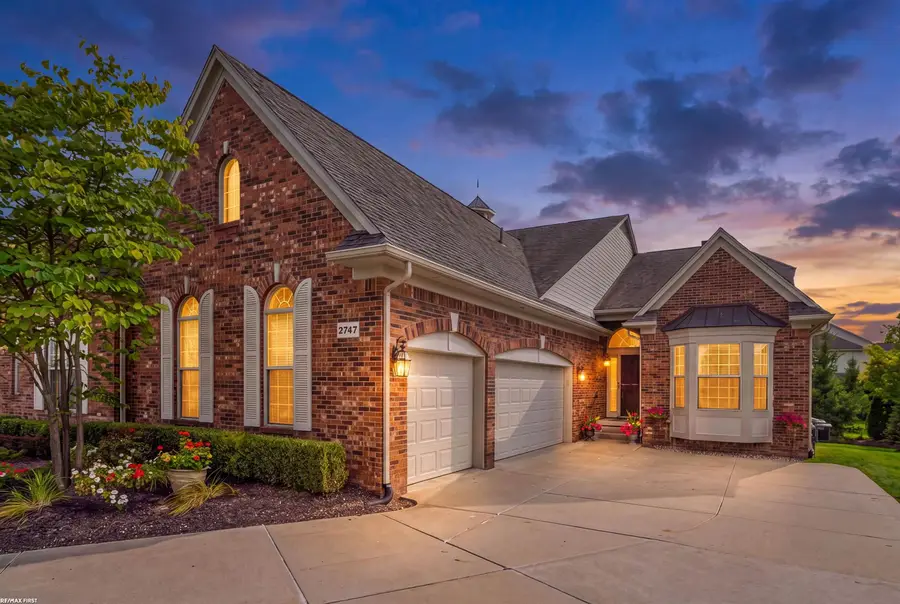 2747 Castlemartin, Oakland, MI 48306 - #3