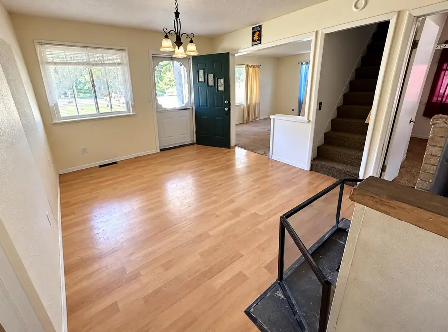 206 S Quarterline, Ashley, MI 48806 - #2