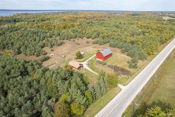 1011 N State Highway M94, Manistique, MI 49854