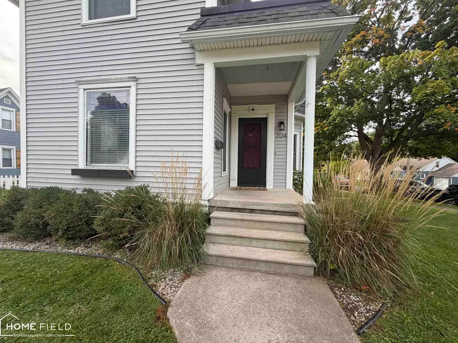 704 E Oliver, Owosso, MI 48867 - #3