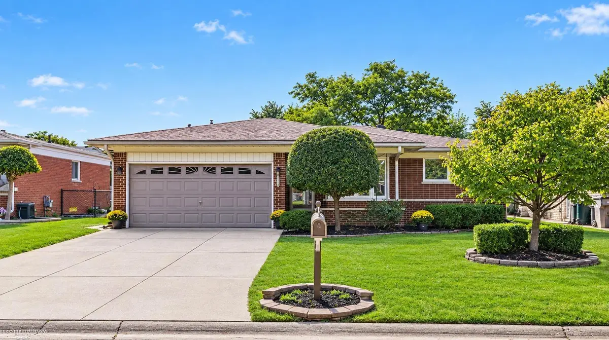 35163 Bobcean, Clinton Township, MI 48035 - #1