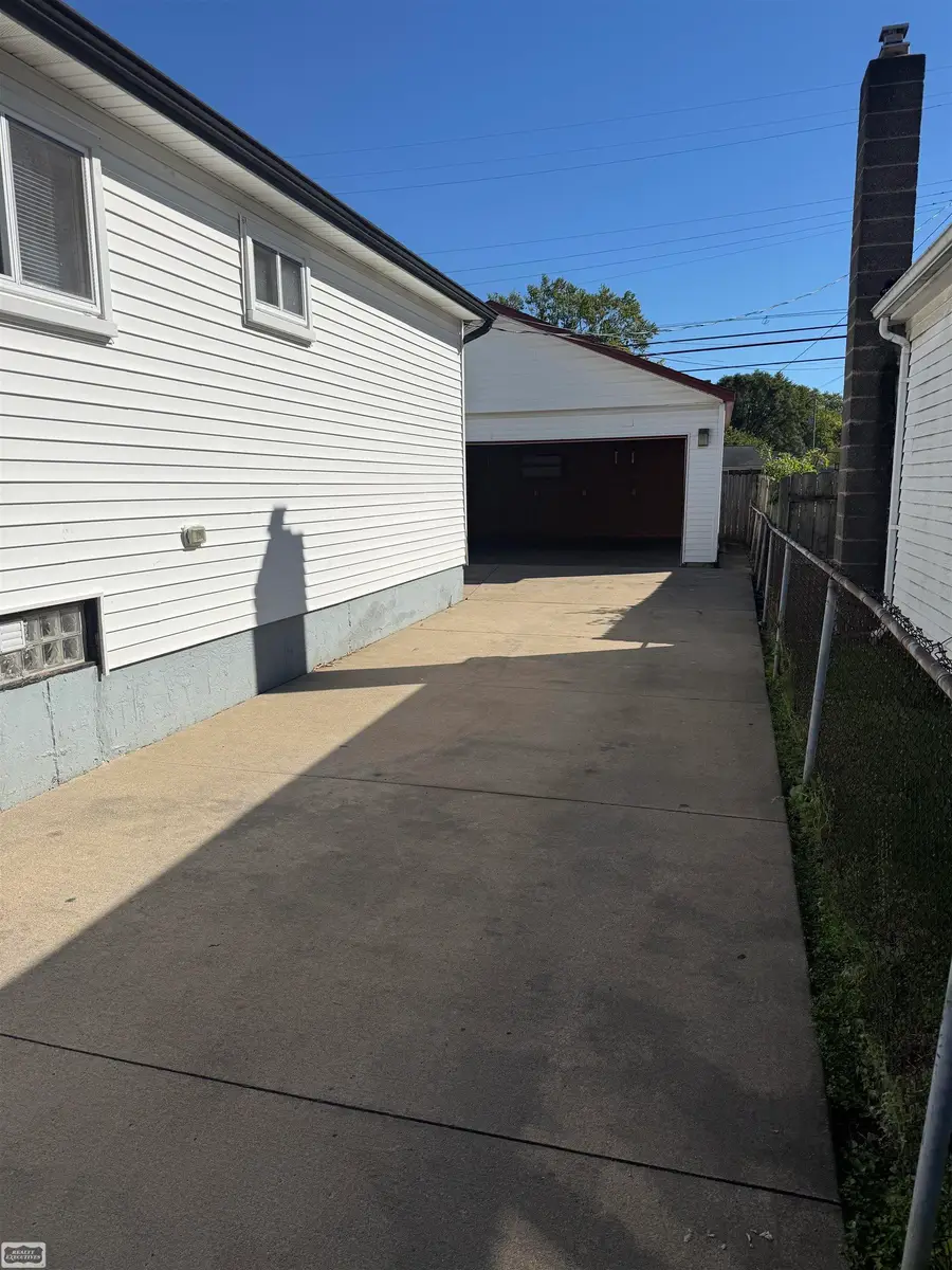 23270 Stewart, Warren, MI 48089 - #2