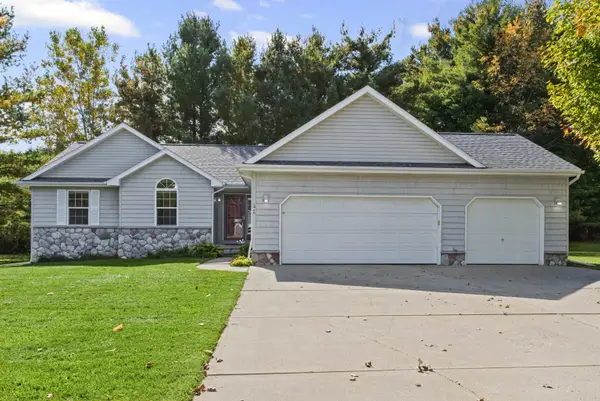 6460 Whisper Ridge, Burton, MI 48509