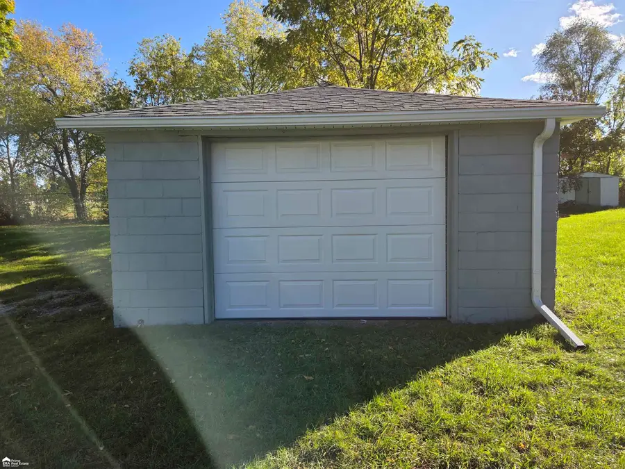 906 Maple, Mount Morris, MI 48458 - #3