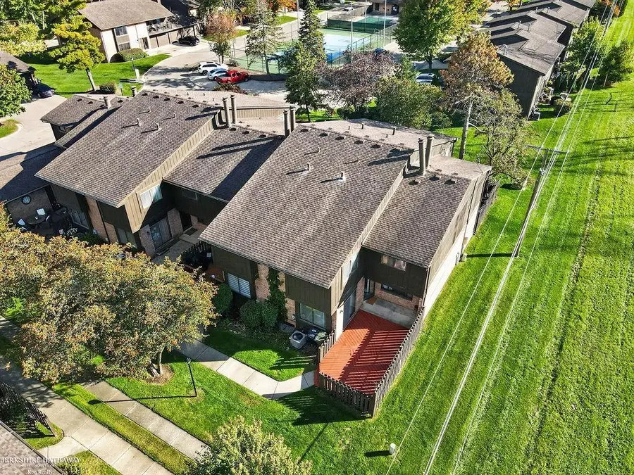 37317 Clubhouse #91, Sterling Heights, MI 48312 - #2