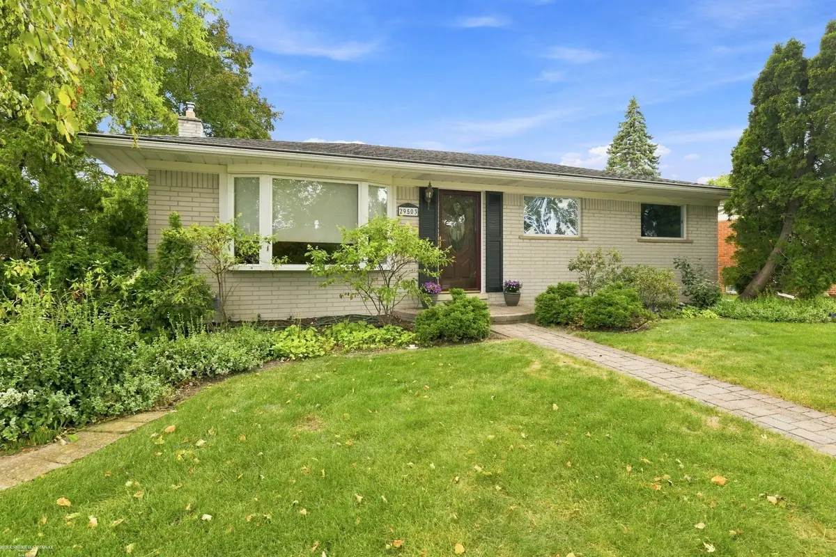 29503 Dover, Warren, MI 48088 - #1