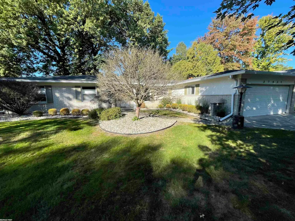 37431 Tall Oak, Clinton Township, MI 48036 - #1