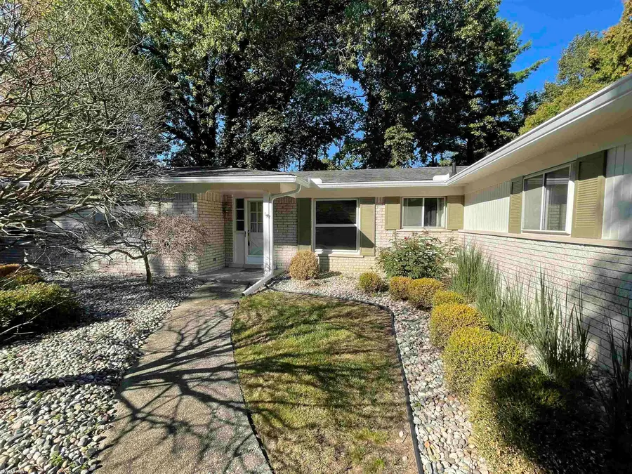 37431 Tall Oak, Clinton Township, MI 48036 - #2