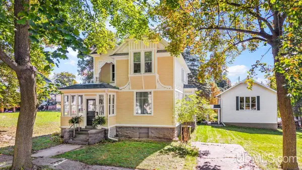 411 E B, Iron Mountain, MI 49801