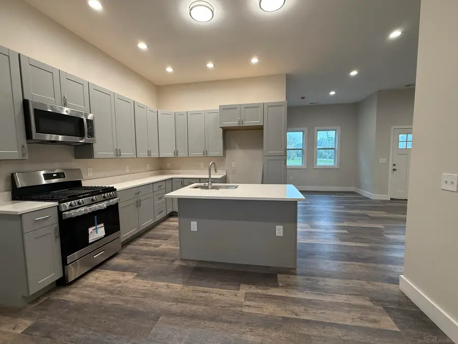 3985 Newark, Attica, MI 48412 - #3