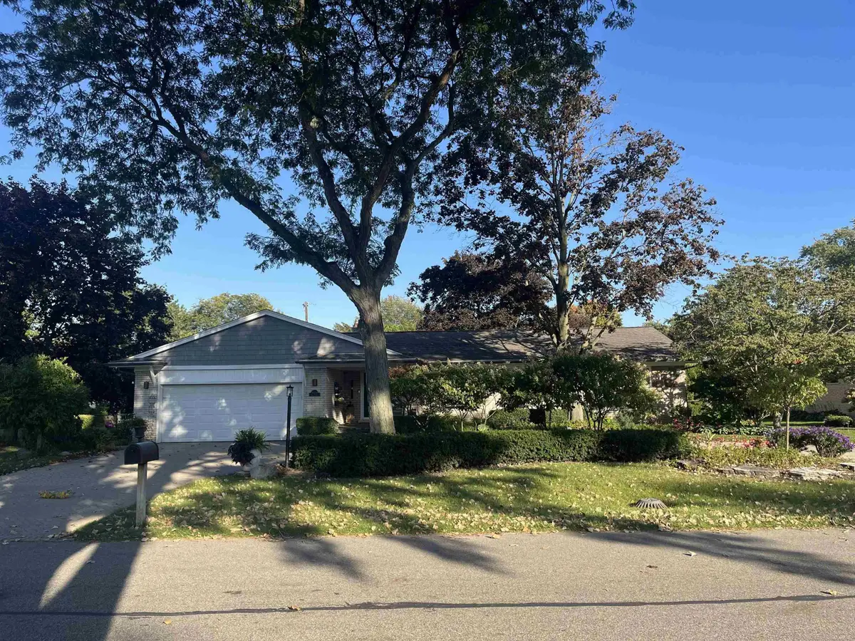38550 Santa Barbara, Clinton Township, MI 48036 - #1