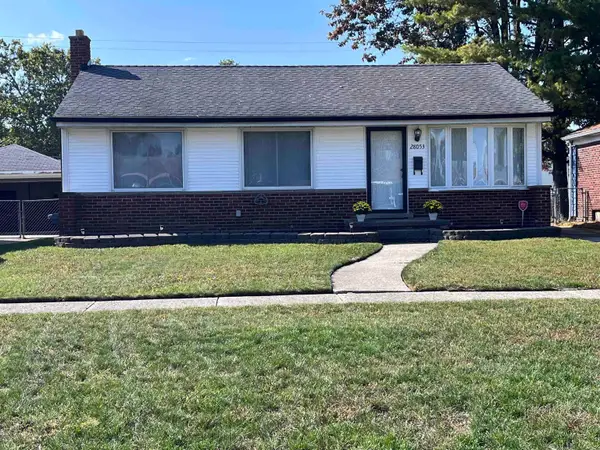 28053 Groveland, Roseville, MI 48066