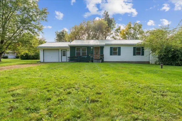 186 Bee Gee, Lapeer, MI 48446