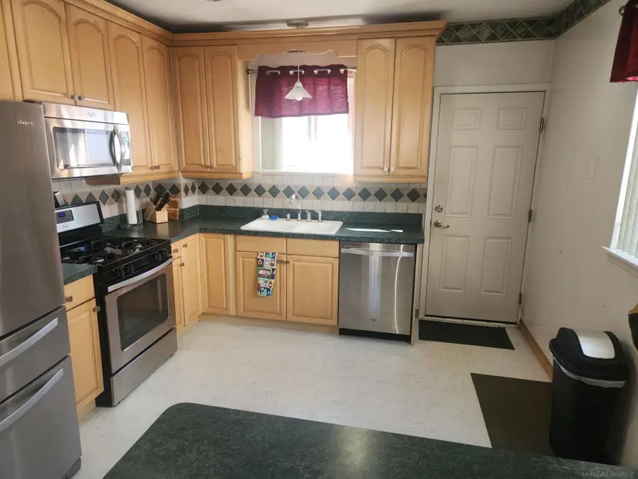 42619 Walker, Clinton Township, MI 48038 - #3