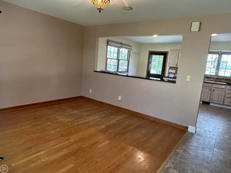 3255 Hessel, Rochester Hills, MI 48307 - #2
