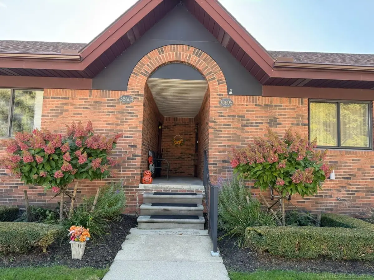 38695 Harrison Creek #Bldg  7-G Unit 44, Harrison Township, MI 48045 - #1