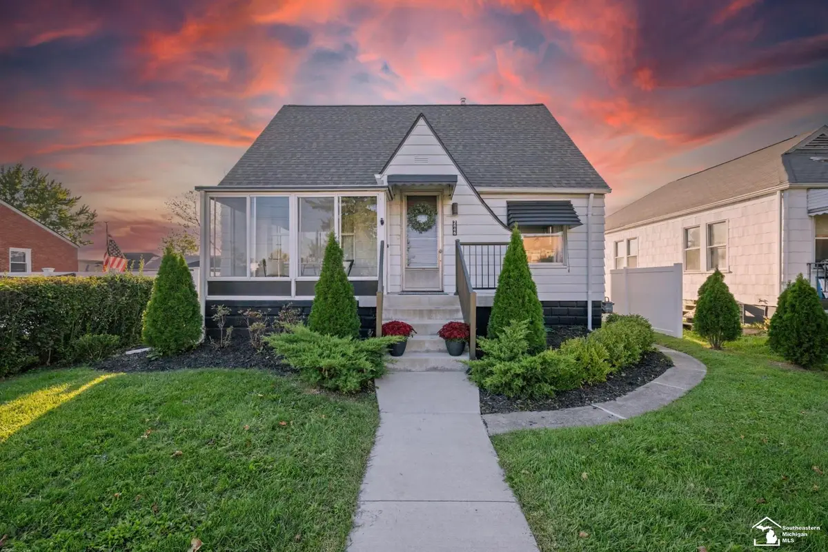 2846 William R, Trenton, MI 48183 - #1