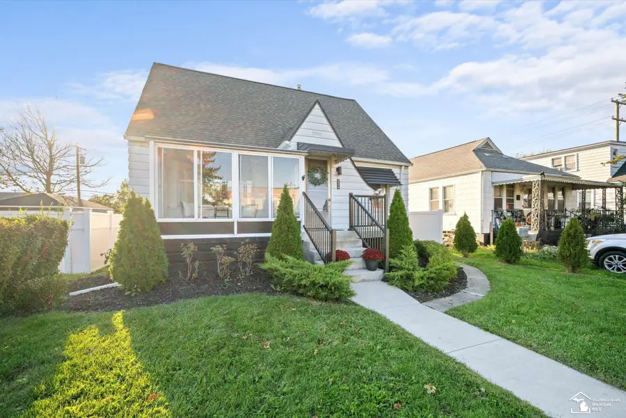 2846 William R, Trenton, MI 48183 - #3