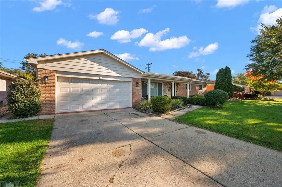 23137 S Rosedale, Saint Clair Shores, MI 48080 - #2
