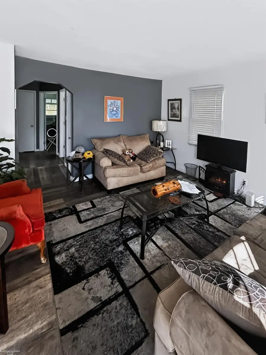 8211 Artesian, Detroit, MI 48228 - #3