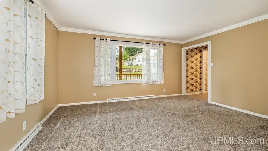611 W Ludington, Iron Mountain, MI 49801 - #3