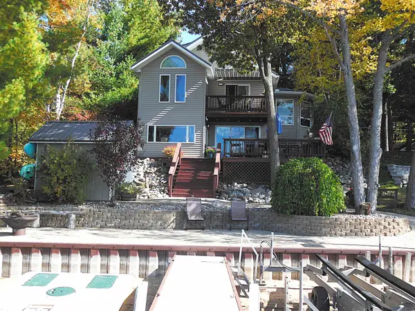 284 Hillcrest, Harrison, MI 48625
