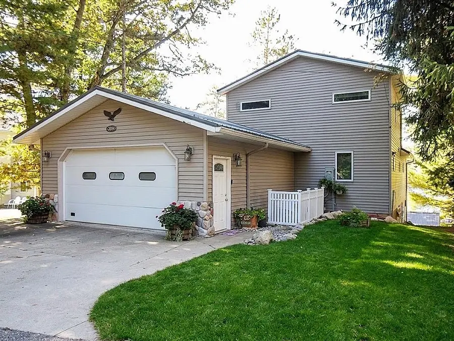 284 Hillcrest, Harrison, MI 48625 - #2