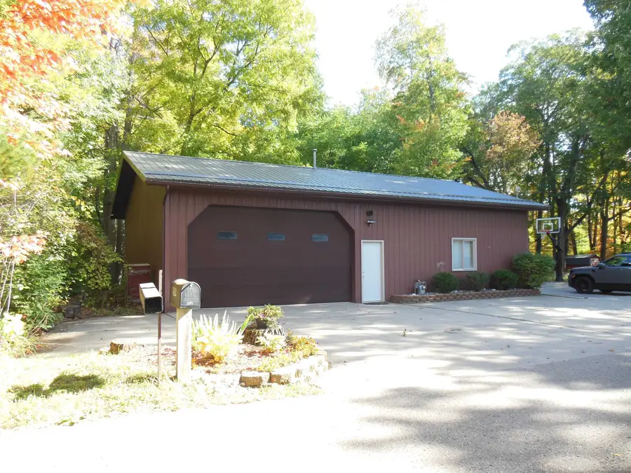 284 Hillcrest, Harrison, MI 48625 - #3