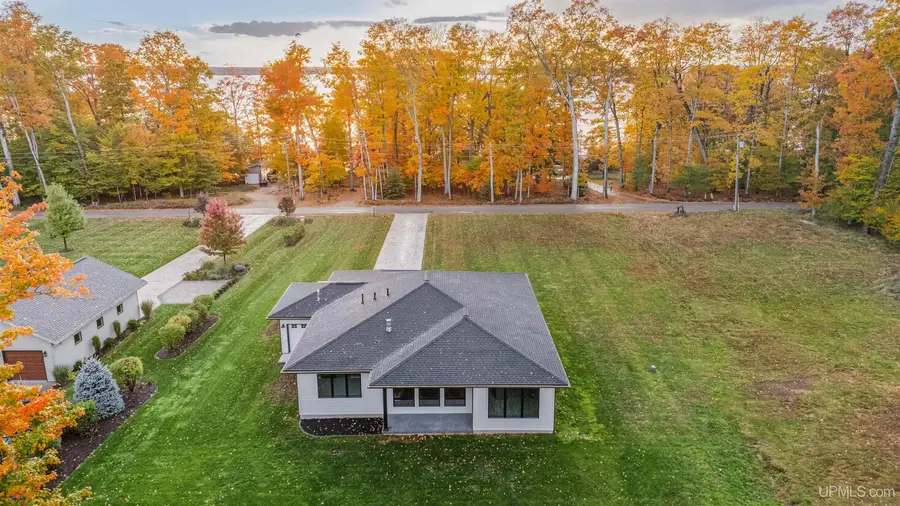 1522 N Country Club, Manistique, MI 49854 - #3
