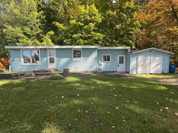 4052 N Water, Sanford, MI 48657