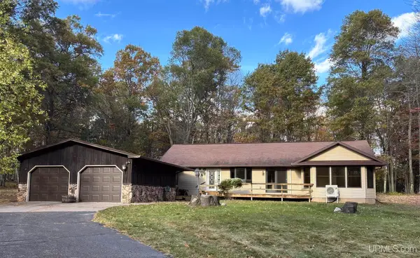 W6024 Oak Crest, Norway, MI 49870