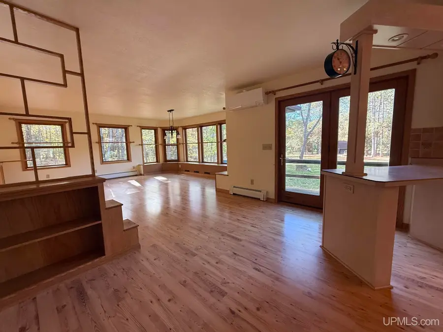 W6024 Oak Crest, Norway, MI 49870 - #3