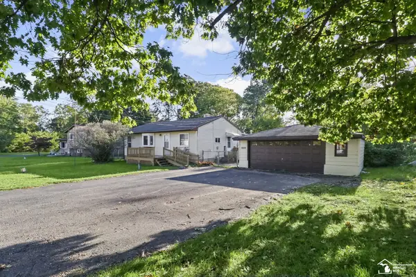 15526 Westwood, Monroe, MI 48161