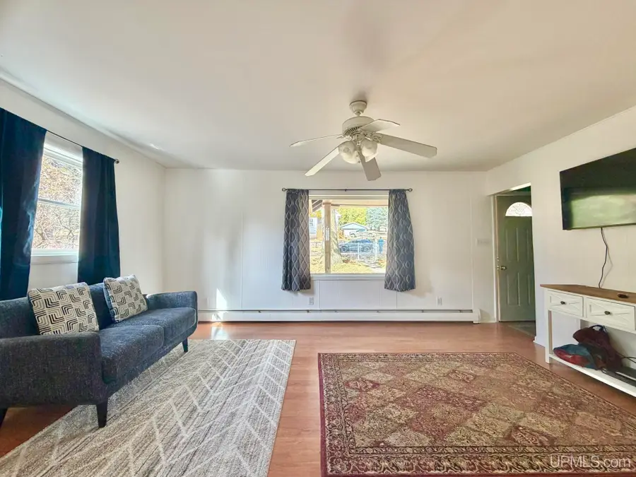 851 E I, Iron Mountain, MI 49801 - #2