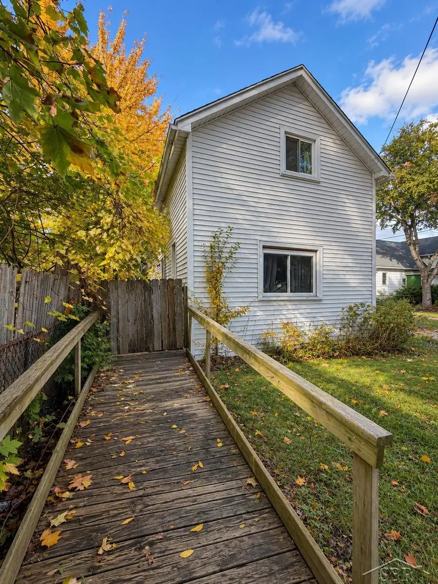 203 E Hart, Bay City, MI 48706 - #2