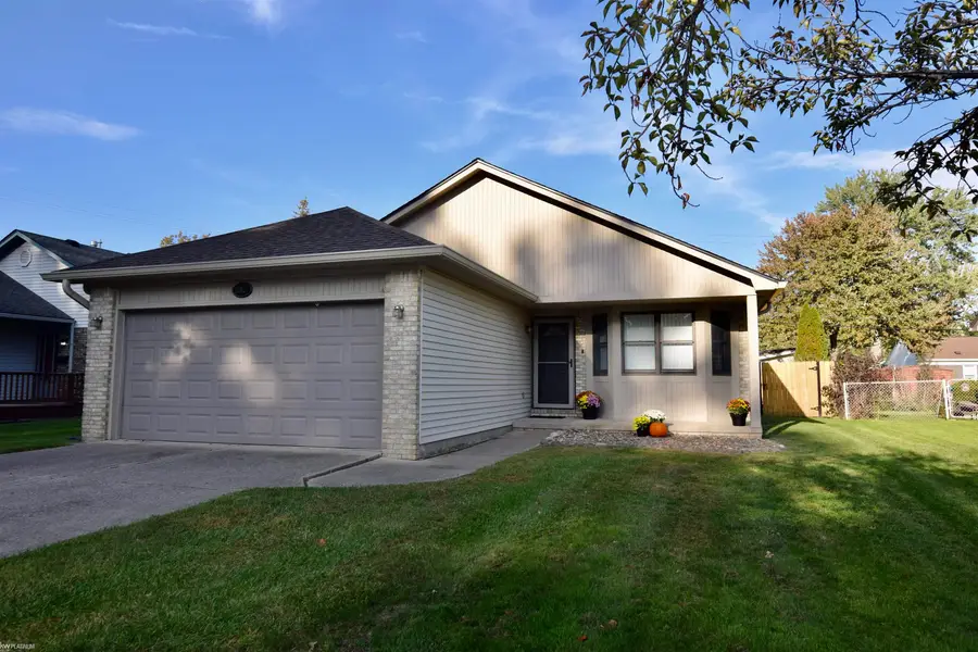 50820 Brady, New Baltimore, MI 48047 - #2