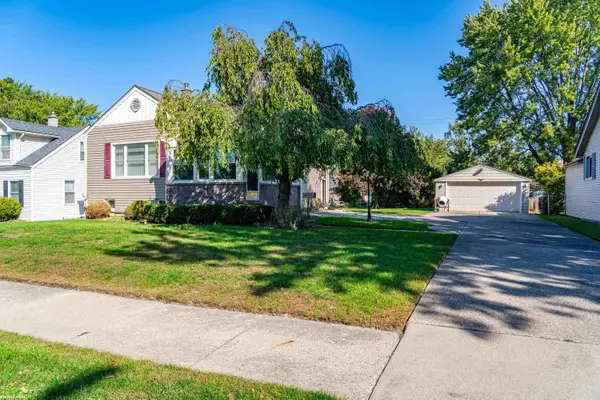 21931 Elizabeth, Saint Clair Shores, MI 48080