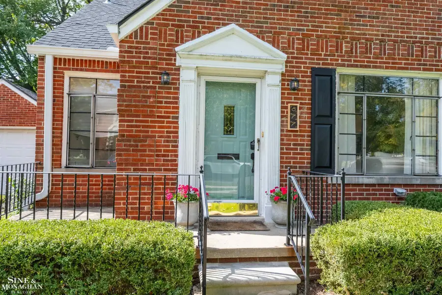 877 Fisher, Grosse Pointe, MI 48230 - #2
