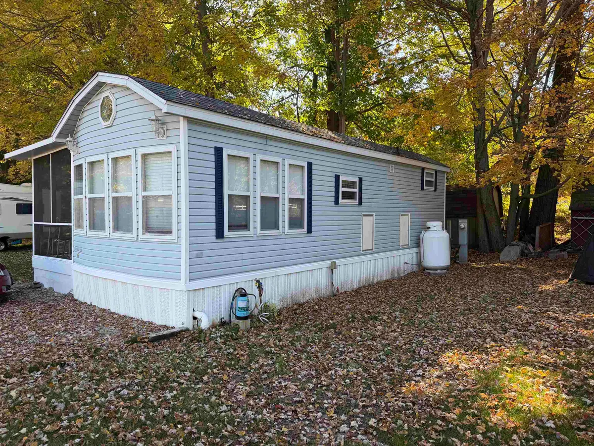 978 Timberlynn, Sanford, MI 48657 - #1