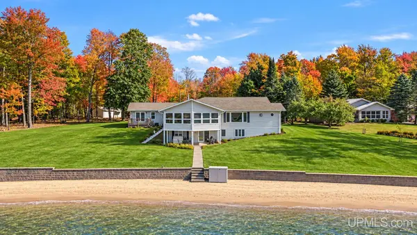 N3793 Peninsula Point, Munising, MI 49862