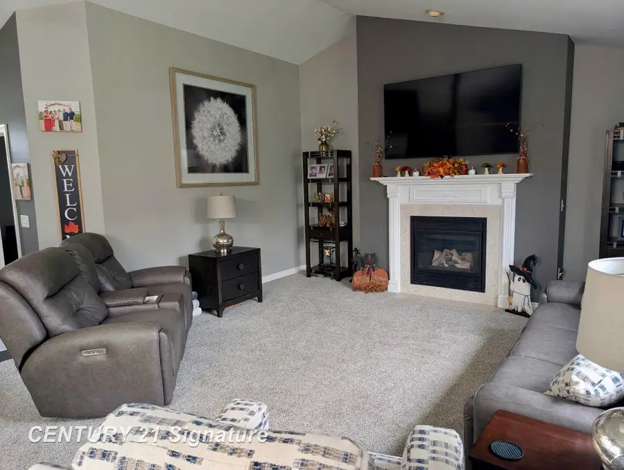 4110 W Crossings, Saginaw, MI 48603 - #2