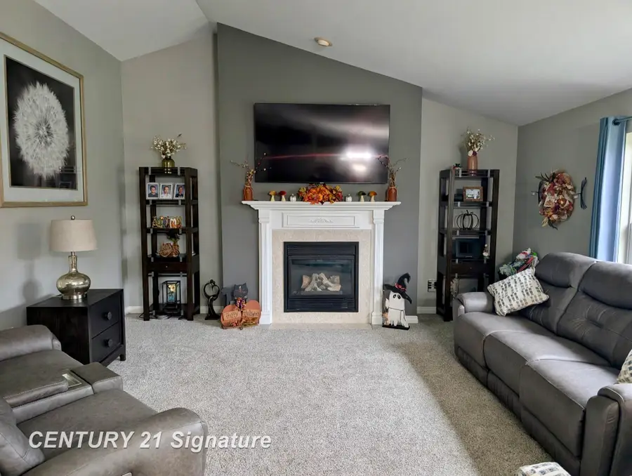 4110 W Crossings, Saginaw, MI 48603 - #3