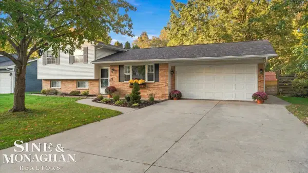 350 Manor, East China, MI 48054