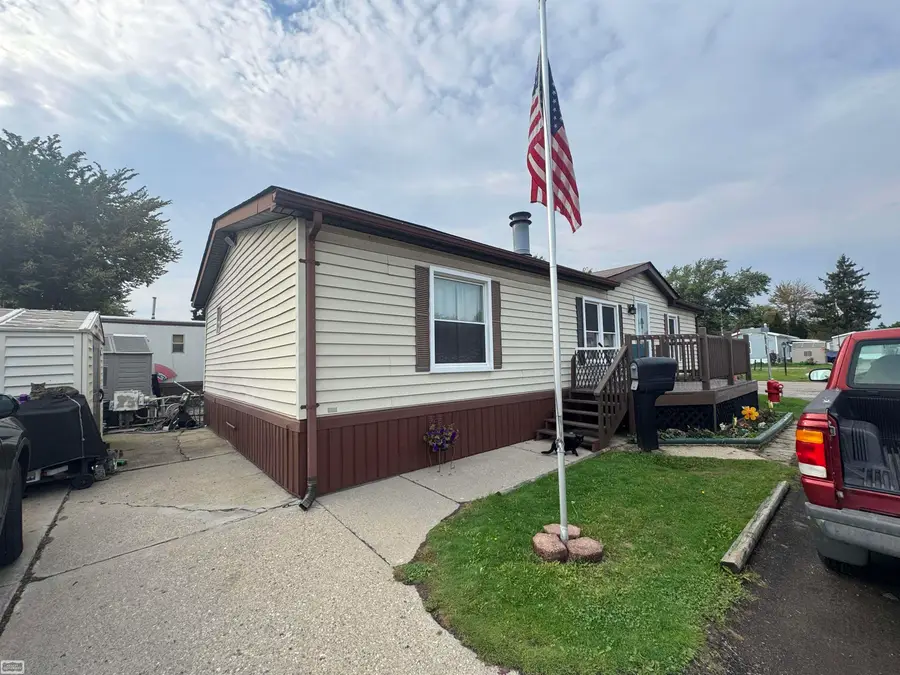 24452 Duchess, Harrison Township, MI 48045 - #2