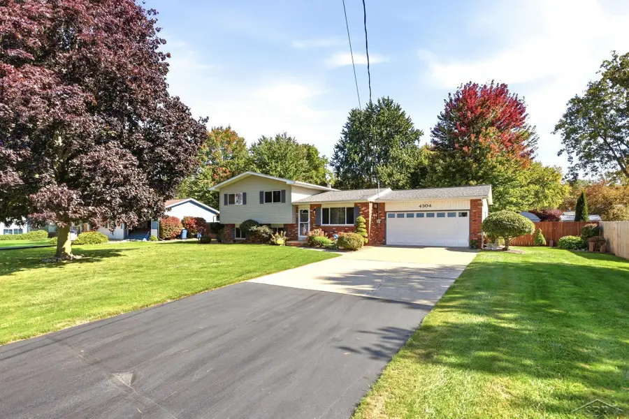 4304 Meadowbrook, Freeland, MI 48623 - #3